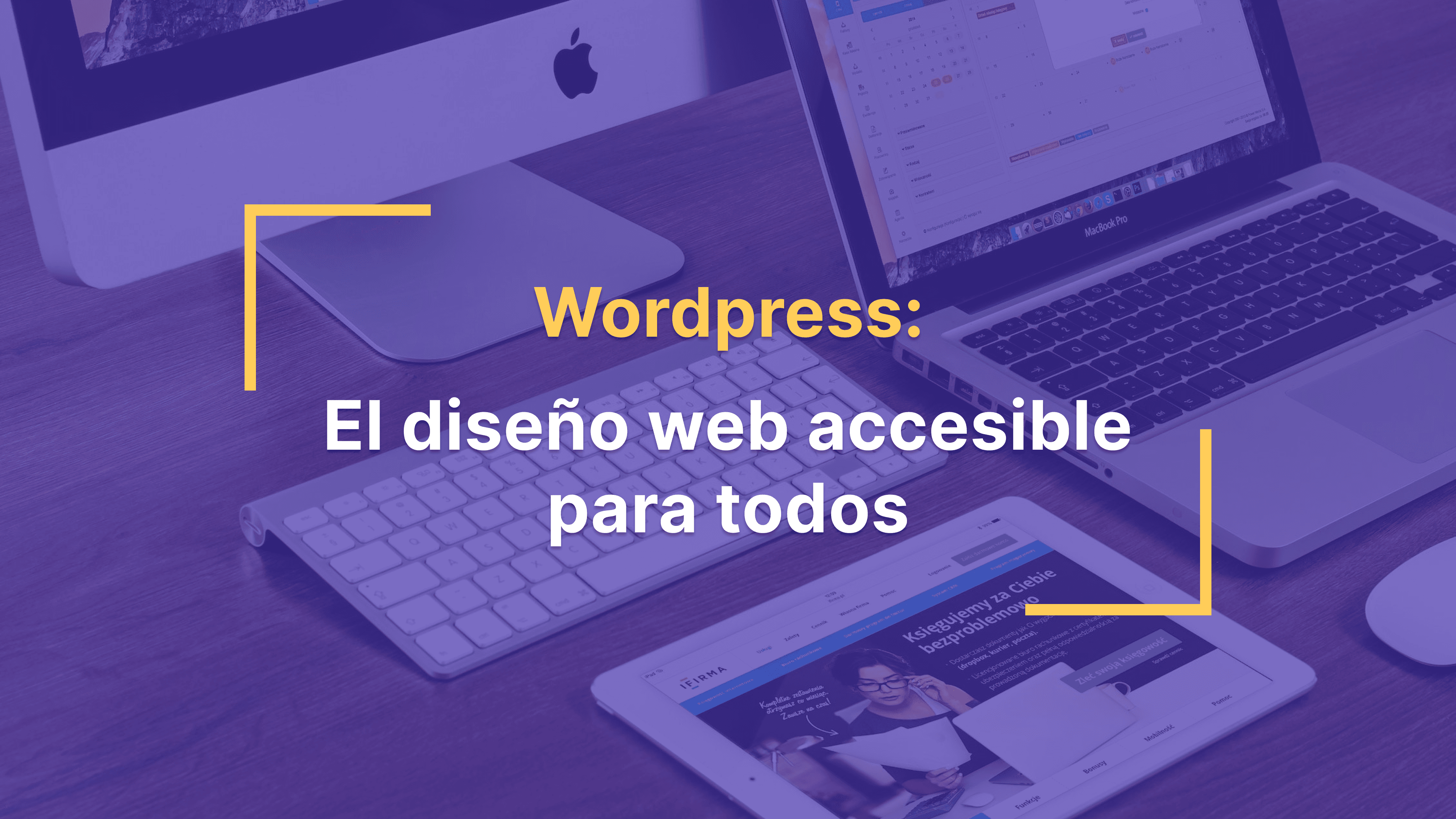 Persona trabajando en un sitio web con WordPress en una computadora, representando la facilidad y versatilidad de la plataforma